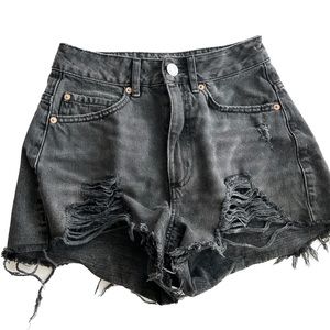 Garage, black shorts, size 00, good condition!!
